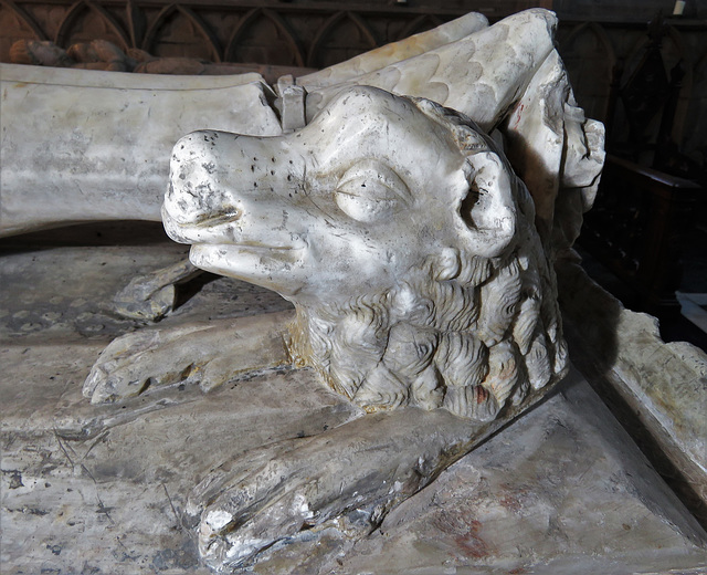 norbury church, derbs (44)lion detail on tomb of nicholas fitzherbert +1473