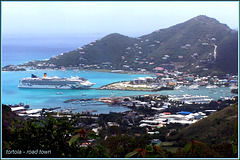Tortola : Arrivo a Road Town - 2 navi al terminal : Norvegian Star e Costa Atlantica