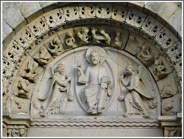 Détail de la façade de la basilique Saint Sauveur à Dinan