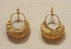 Roman Earrings in the Virginia Museum of Fine Arts, June 2018