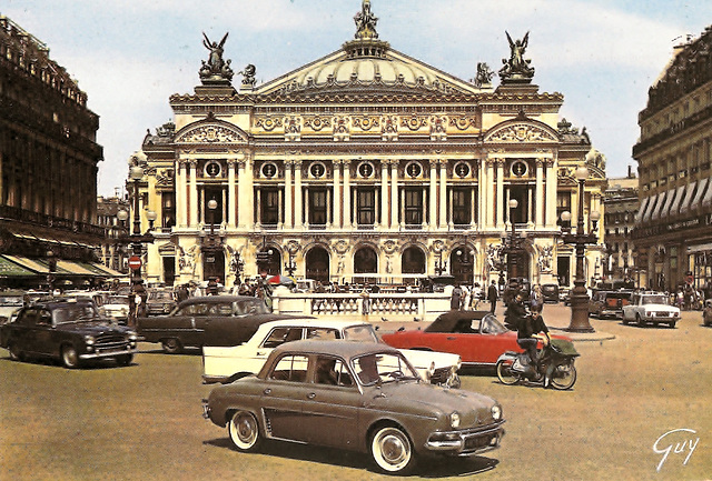 Paris (75) Place de l'Opéra dans les années 60. (Carte postale de ma collection)