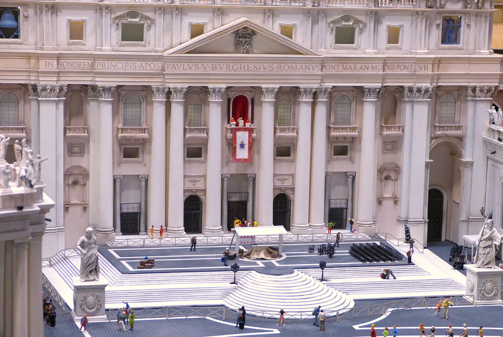Rom, Petersdom: Papstaudienz vor leeren Rängen