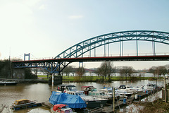 Brücke der Dammstraße über dem Eisenbahnhafen (Duisburg-Ruhrort) / 8.02.2020
