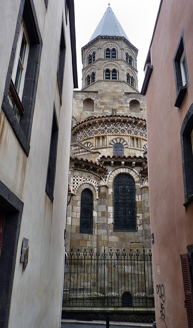 Clermont-Ferrand - Basilica Notre-Dame-du-Port