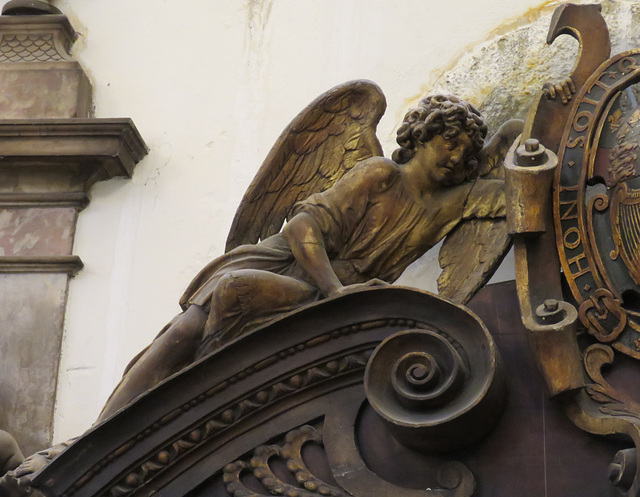 st helen bishopsgate , london  early c17 reredos pediment and angels reused as part of a doorcase(38)