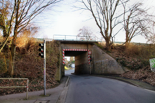 Heerener Straße, Brücke der Bahnstrecke Dortmund–Soest (Unna-Mühlhausen) / 12.02.2022
