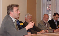 Frédéric Cuvillier, maire de Boulogne-sur-Mer lors d'une réunion pour l'organisation de Boulogne2005