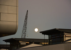 Hamburger Hafen mit Vollmond - Full Moon above the harbour
