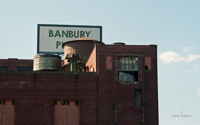 Banbury Place Canon Classic 120 Kodak 400 2011