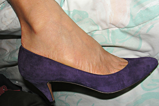 purple caressa heels (F)