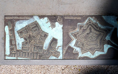 Bronzetafel mit Harburg-Plan