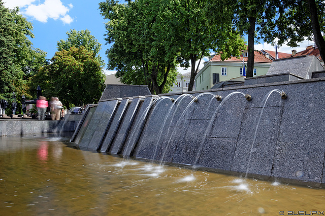 Konstantino Sirvydo skveras – fontanas (© Buelipix)