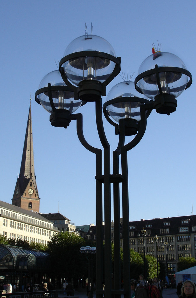 Auf dem Rathausmarkt Hamburg