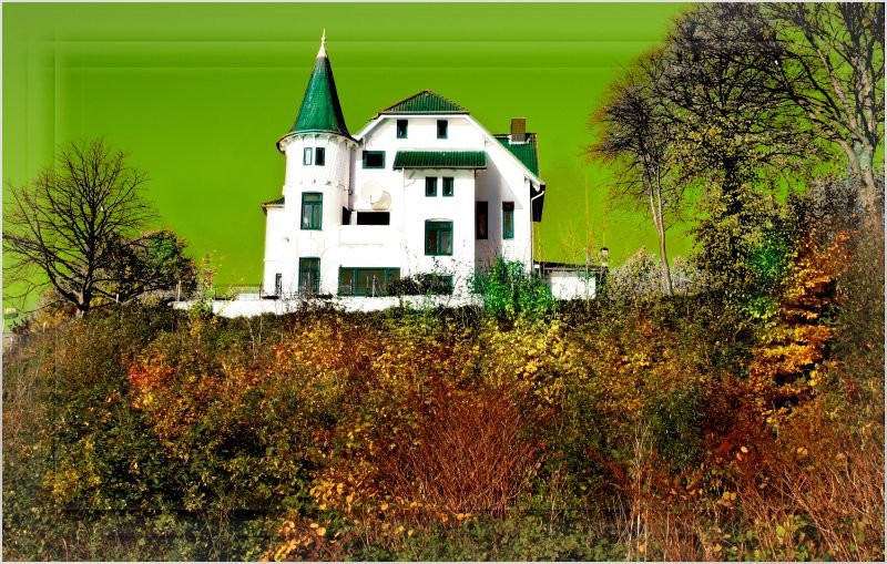 Villa im Herbst