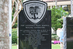 28.FortLauderdalePoliceMemorial.FLFL.9feb09.JPG