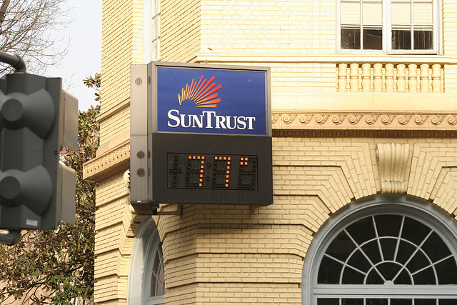 77Degrees.SunTrustBank.WDC.7mar09