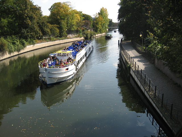 Berlin, river Spree (1)