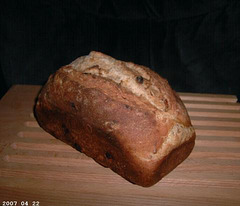 Breakfast loaf with Sesame Seeds and Raisins 1