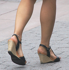 walkng wedge heels