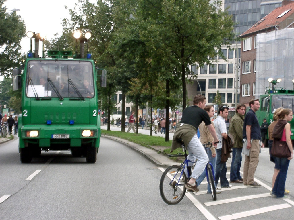 Police-watercannons welcomes visitors to Hamburg