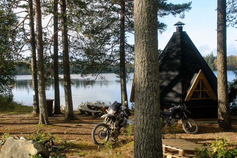 Gut Mopeds vor der Hütte