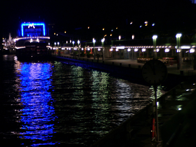 Hamburg, Landungsbrücken mit Blue Goal (worldcup 2006)