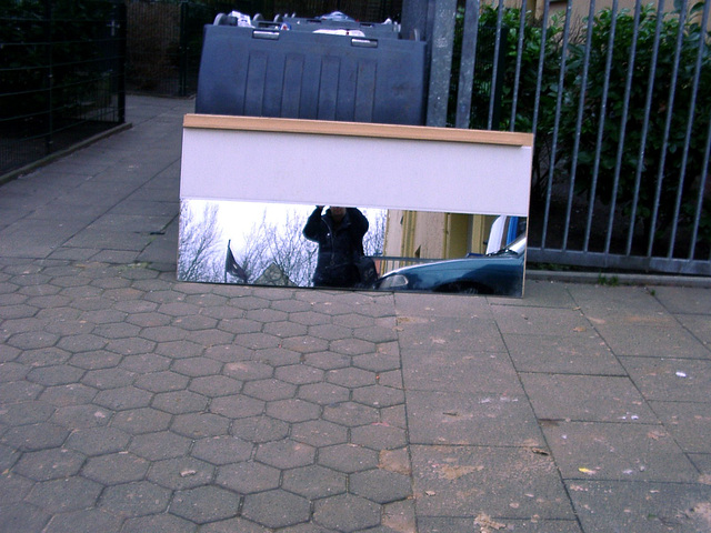 Day #010 - Mirrored rubbish on the street