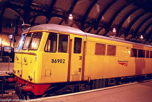 Network Rail #86902, "Rail Vehicle Engineering," York Central Station, York, North Yorkshire, England(UK), 2007