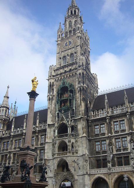 Mariensäule und Neues Rathaus