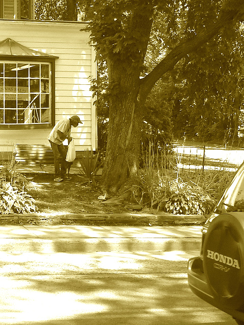 Honda wanderer  /  Le vagabond Honda - Woodstock.  NY state.  USA.  july 21st  2008.- Sepia.