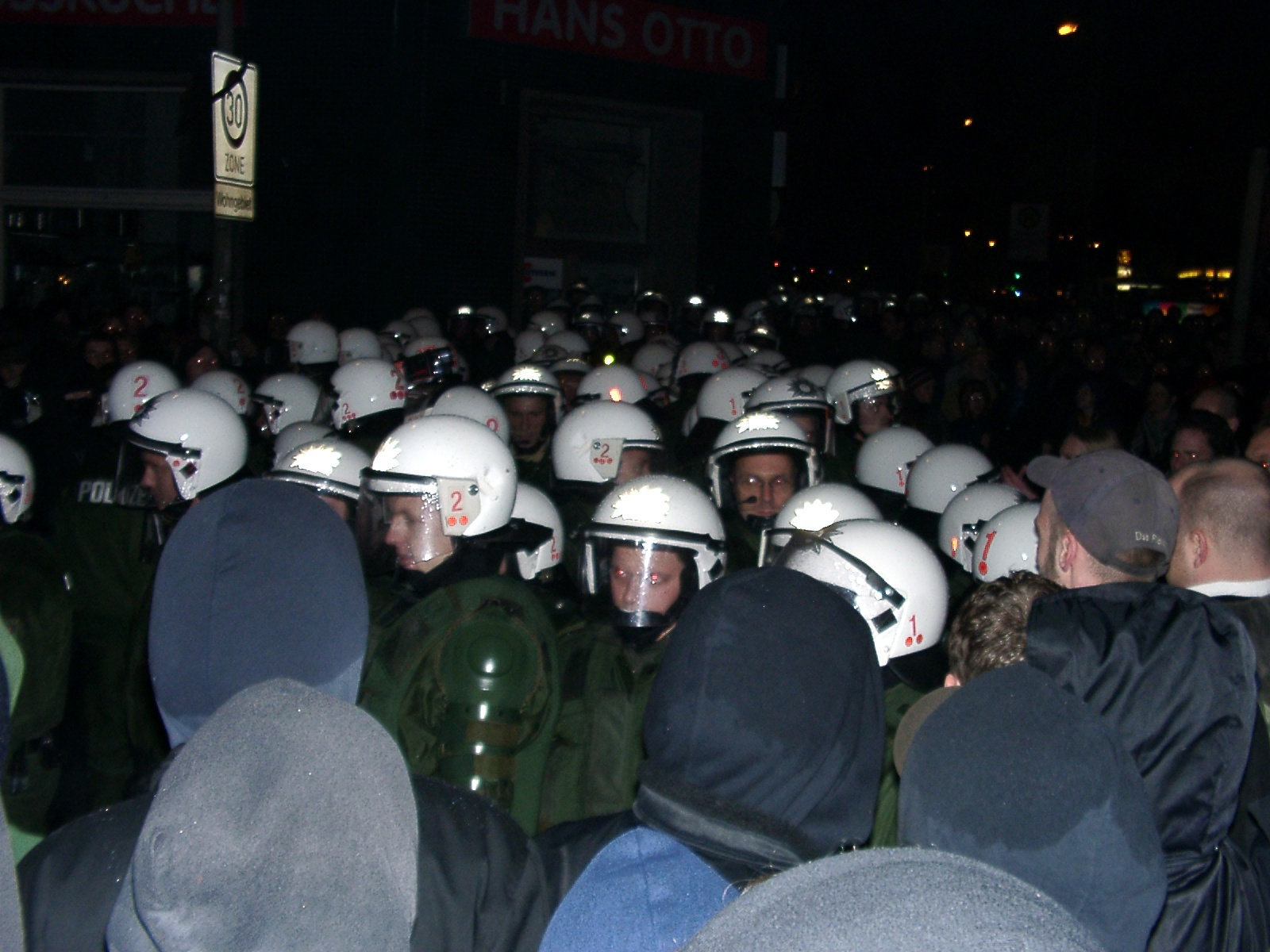 Freedom and the right to demonstrate in Hamburg