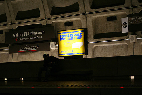 01.IKEA.EmbraceChange.WMATA.GalleryPlace.WDC.10jan09