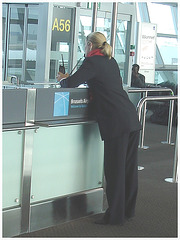 A56 blond Lady at the phone /  La blonde A56 au téléphone - Aéroport de Bruxelles - 19 octobre 2008.