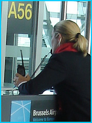 A56 blond Lady at the phone /  La blonde A56 au téléphone - Aéroport de Bruxelles - 19 octobre 2008.