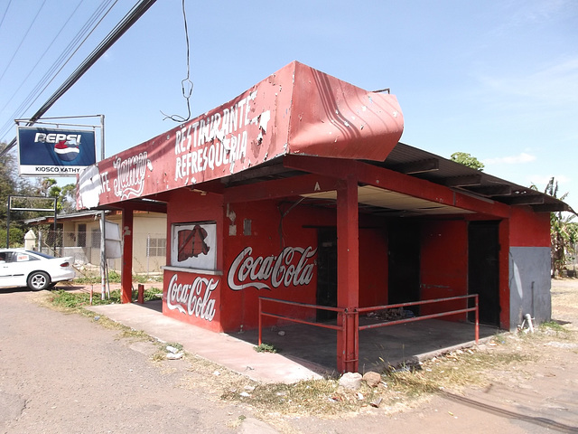 Cafe Jamy / Pepsi & Coca-cola.