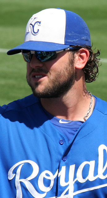 Mike Moustakas Signing Autographs (9858)
