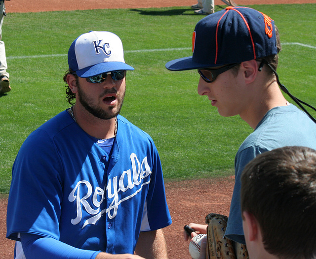 Mike Moustakas Signing Autographs (9879)