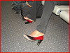 Black Lady in black & red hammer heels -  Noire sexy en beaux souliers à talons hauts rouge & noir