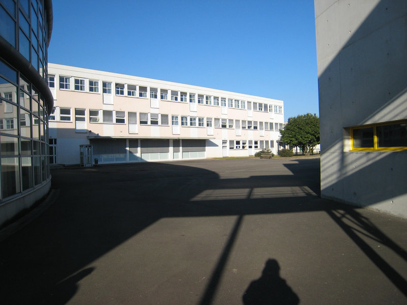 Le préau à été fermé