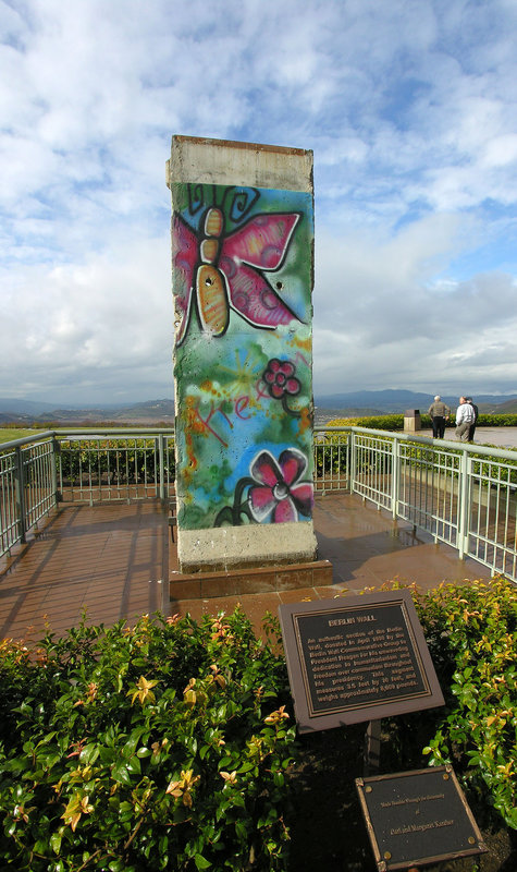 Berlin Wall Chunk (6835)