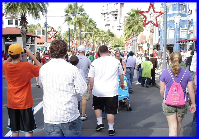 Obèse de foule / Heavy crowd traffic - Disney Horror pictures show