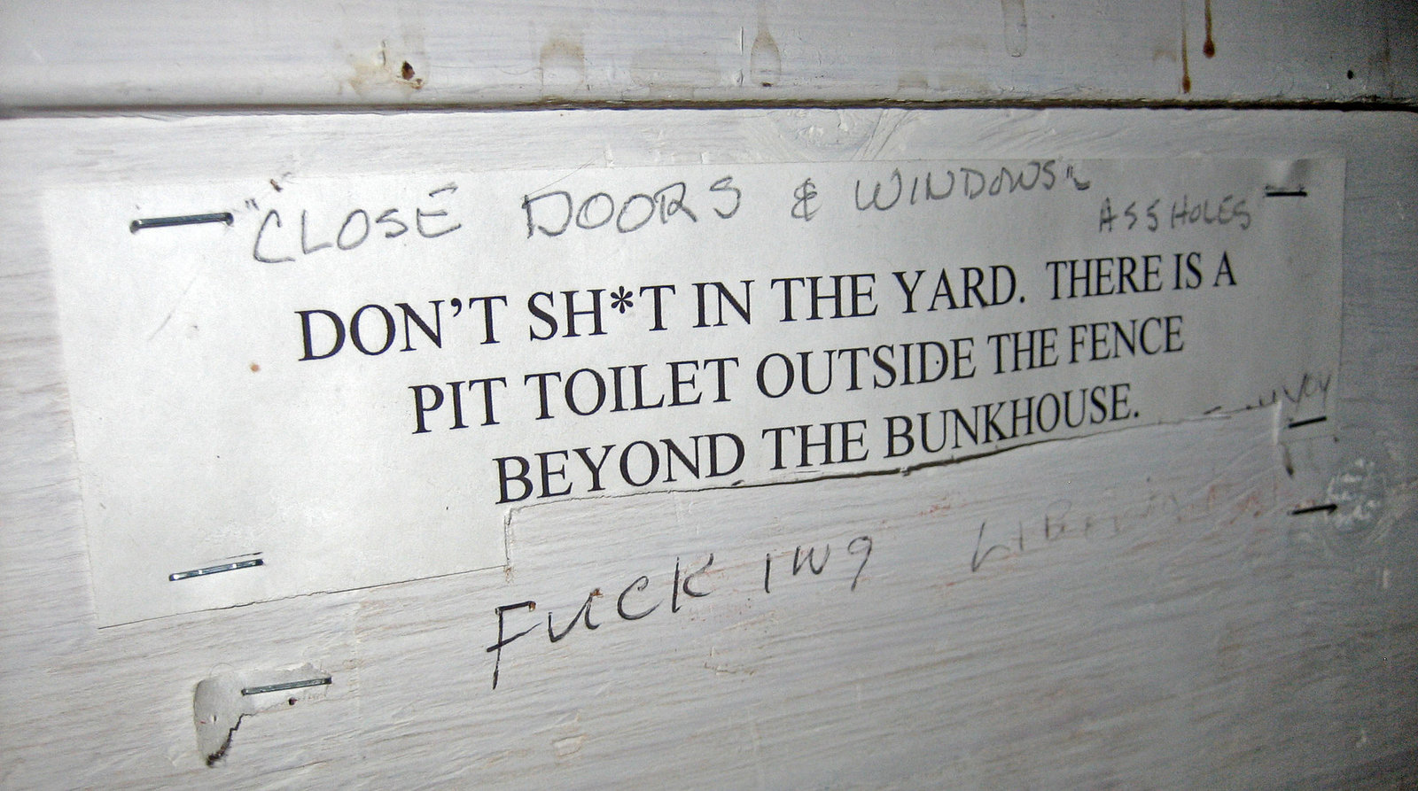 Don't Shit In The Yard (8629)