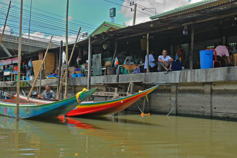 Pier at the market in Lat Krabang