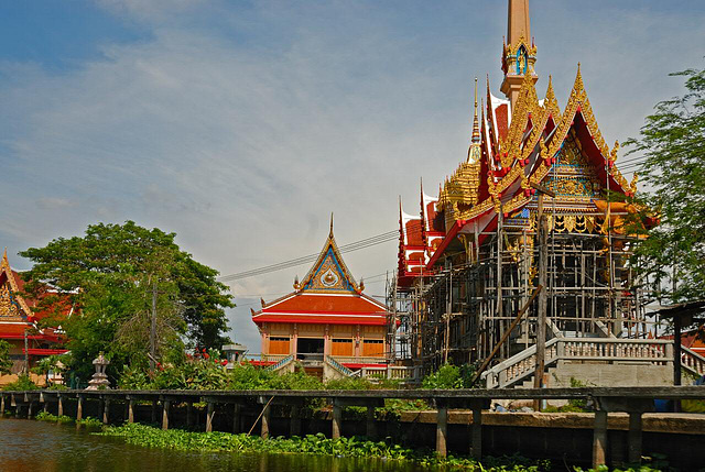 Small Temple Saensuk along the Khlong