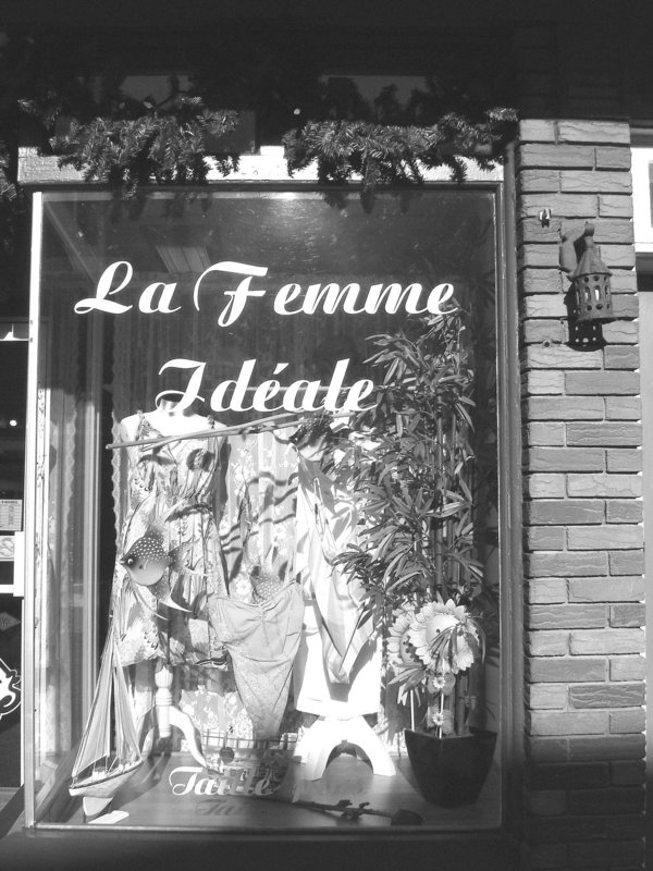 Femme idéale - Ideal Woman in B & W