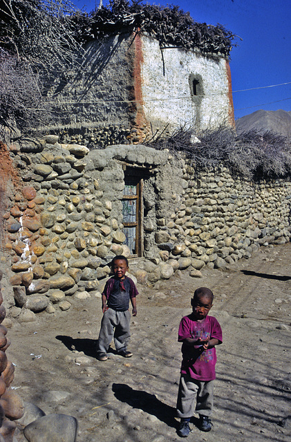 Kiddies in Tsarang