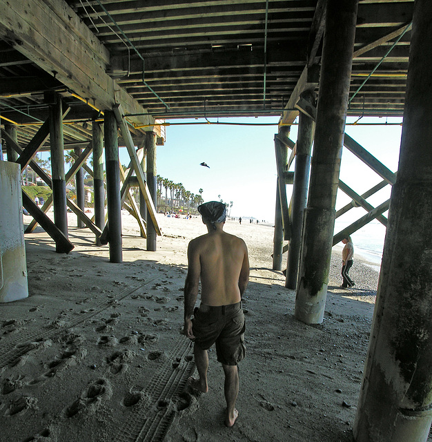 Ky Under San Clemente Pier (7023)