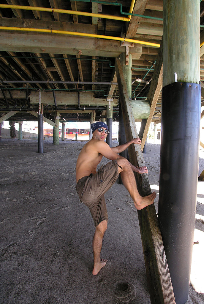 Ky Under San Clemente Pier (7024)