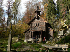 Kapelo en Stožec (Wooden Chapel in Stožec, Šumava Mountains, Czech Republic)