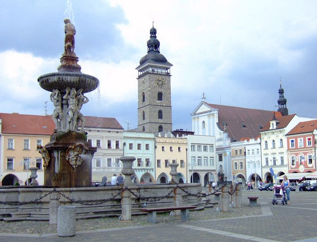 České Budějovice (Ĉeĥio) - ĉefurbo de Sudbohemia regiono České Budějovice (ĉefplaco)